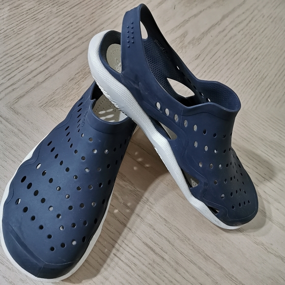 Crocs Slip On Sandals - Picture 2 of 13